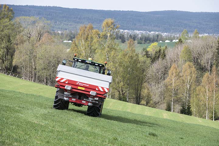 720x480 Aurstad_gjødsling.jpg